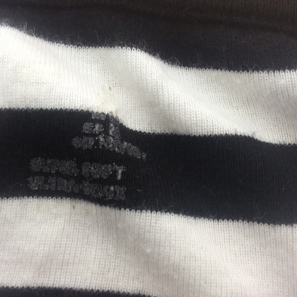 Women’s 2 striped tops INC and Gap black and white - Picture 2 of 7
